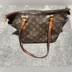 Authentic Louis Vuitton Monogram
Totally PM Shoulder Tote Bag
M56688 LV
